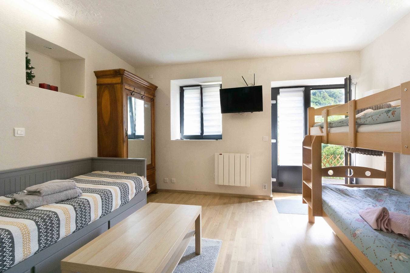 Foto 5 von 13: Einzimmerapartment 'Charmant 2' mit Bergblick, Balkon und Wi-Fi