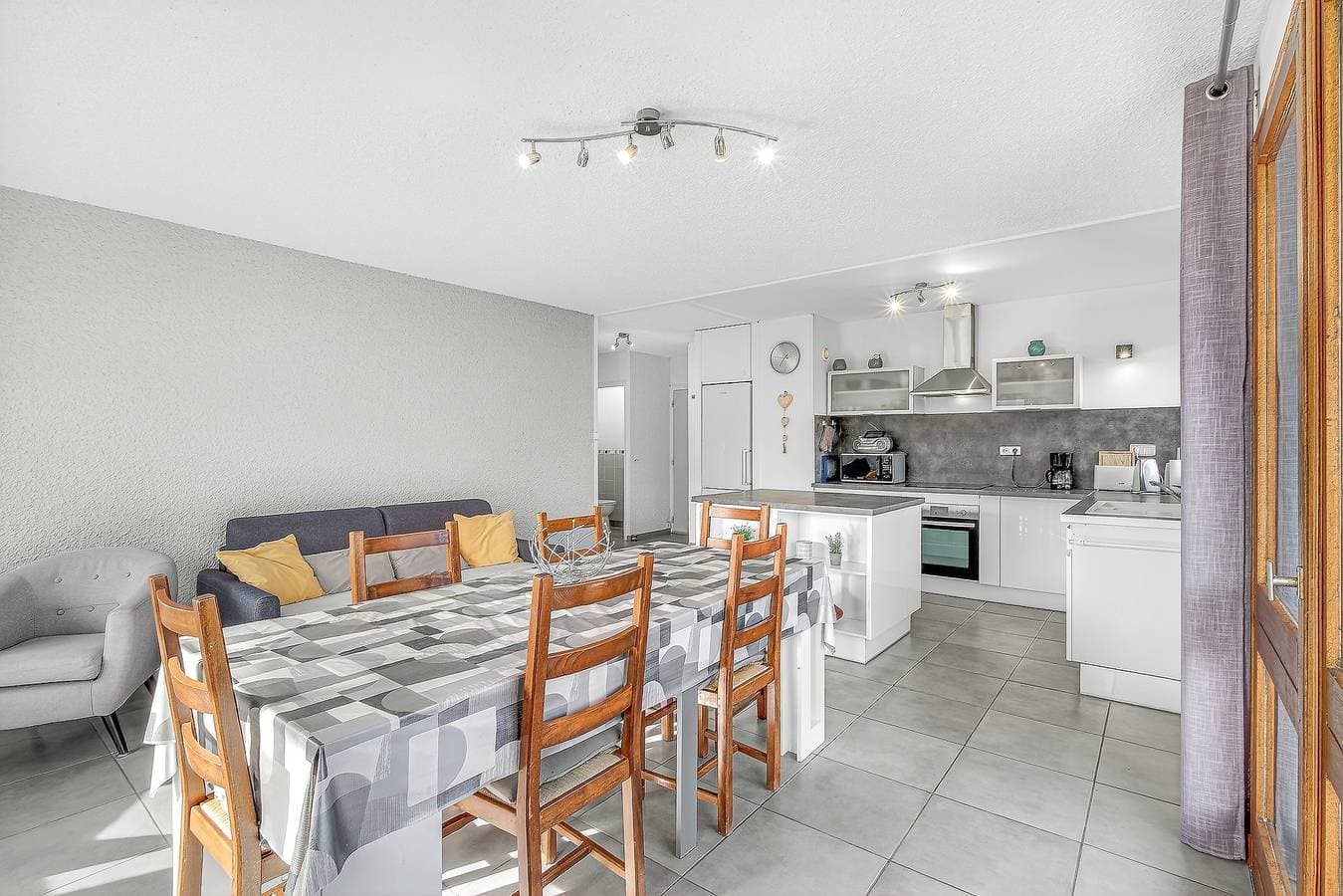 Foto 7 von 35: Le Plein Ciel – Seeblick, WLAN, renoviertes Apartment in Embrun
