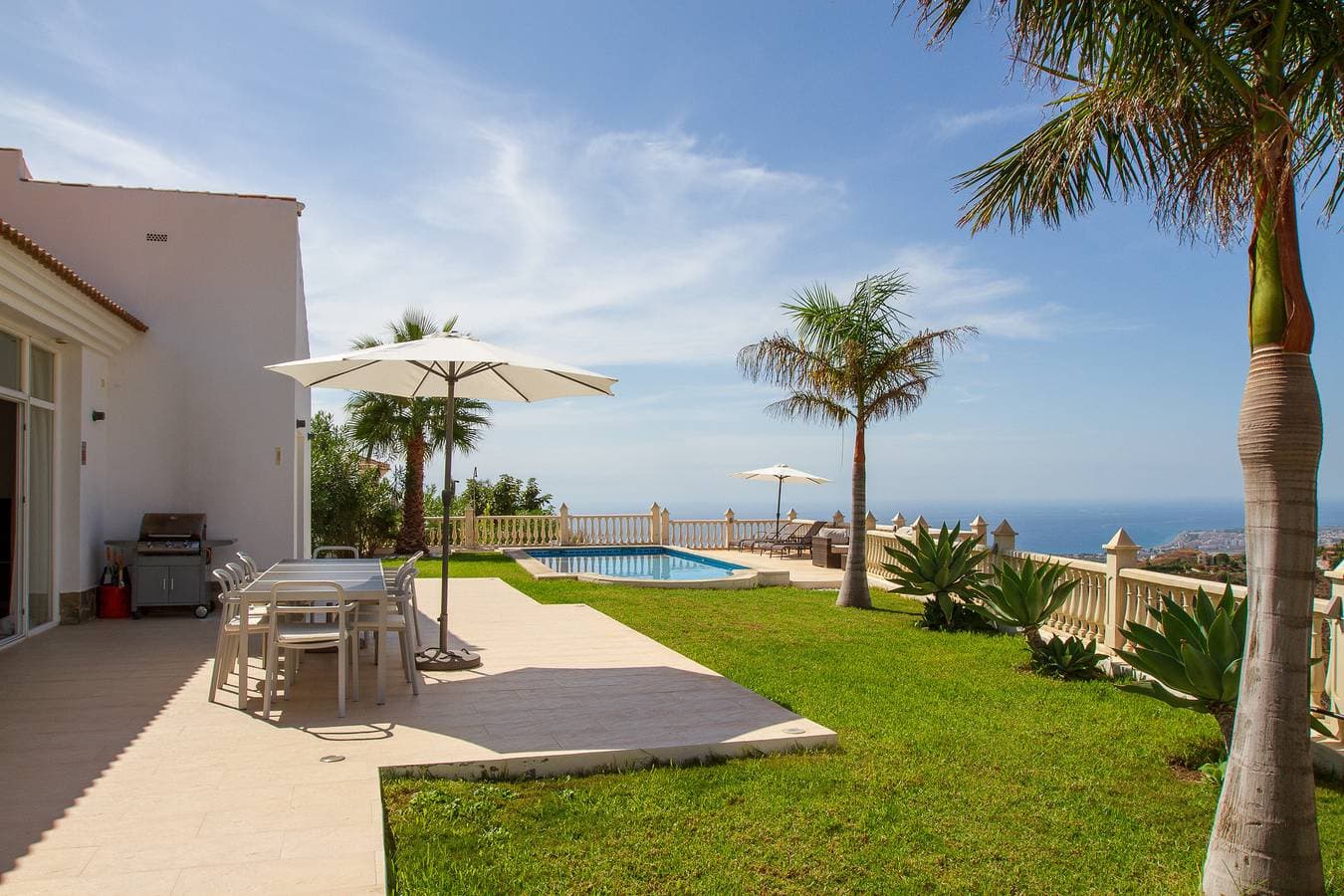 Casa Bonita - 4 bedroom Country House in Authentic Andalucia, Malaga 1