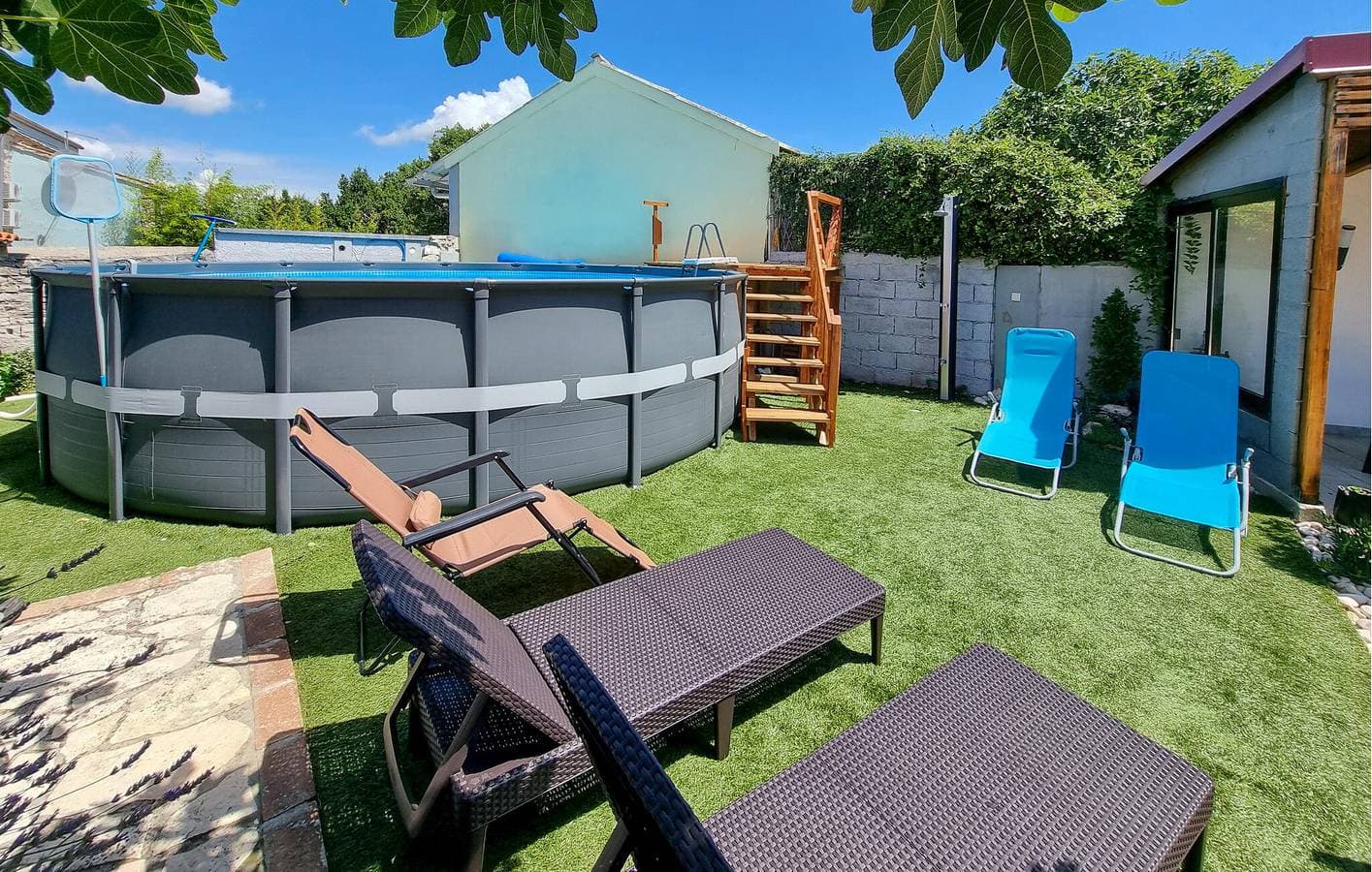 Foto 13 von 39: Charmante 70 m² große Wohnung mit Pool, WLAN und Parkplatz, nur wenige Schritte vom Zentrum von Jursici entfernt