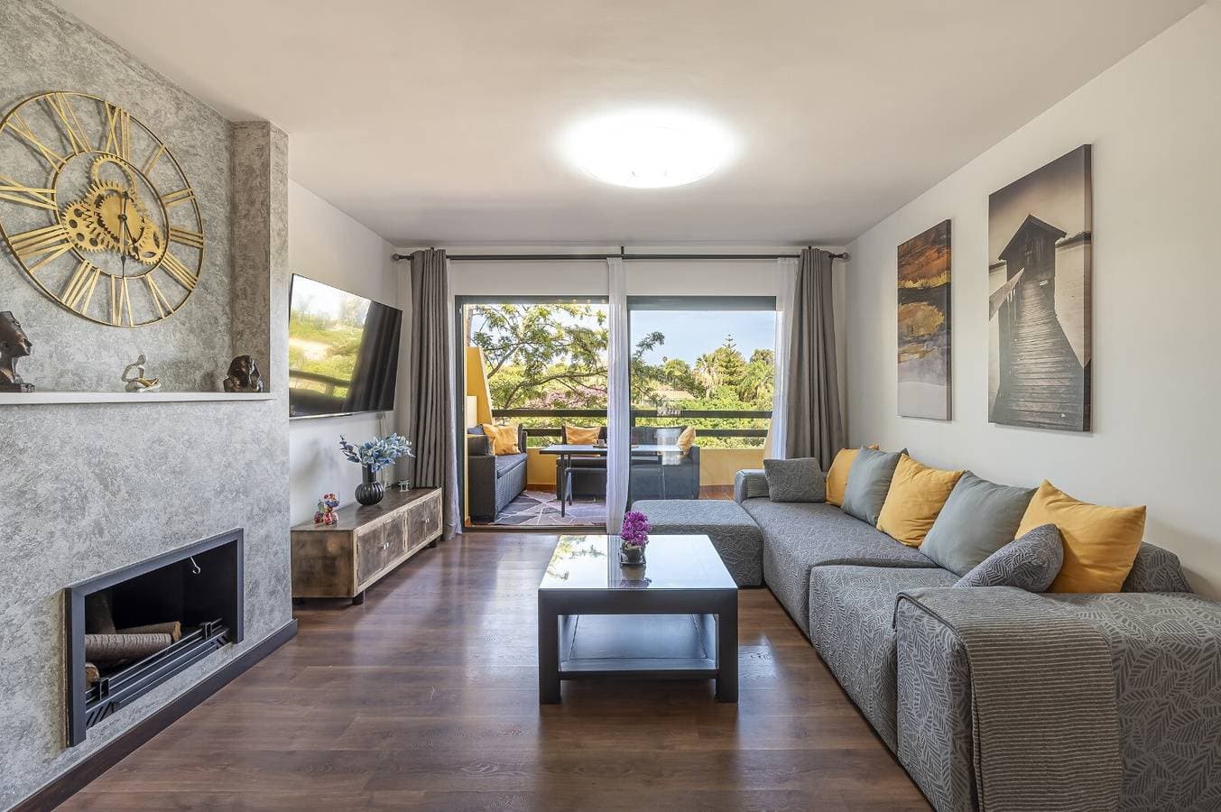 Foto 2 von 34: Ferienwohnung 'Apartamento Las Joyas' mit Bergblick, WLAN und Klimaanlage