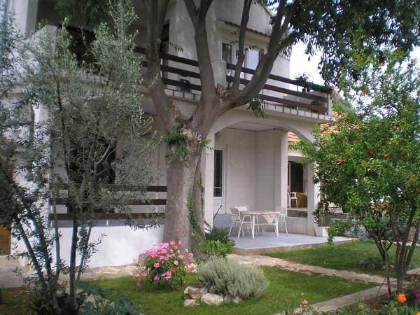 Foto 11 von 25: Ferienwohnung in Biograd na Moru mit Terrasse, Klimaanlage, W-Lan (4801-2)