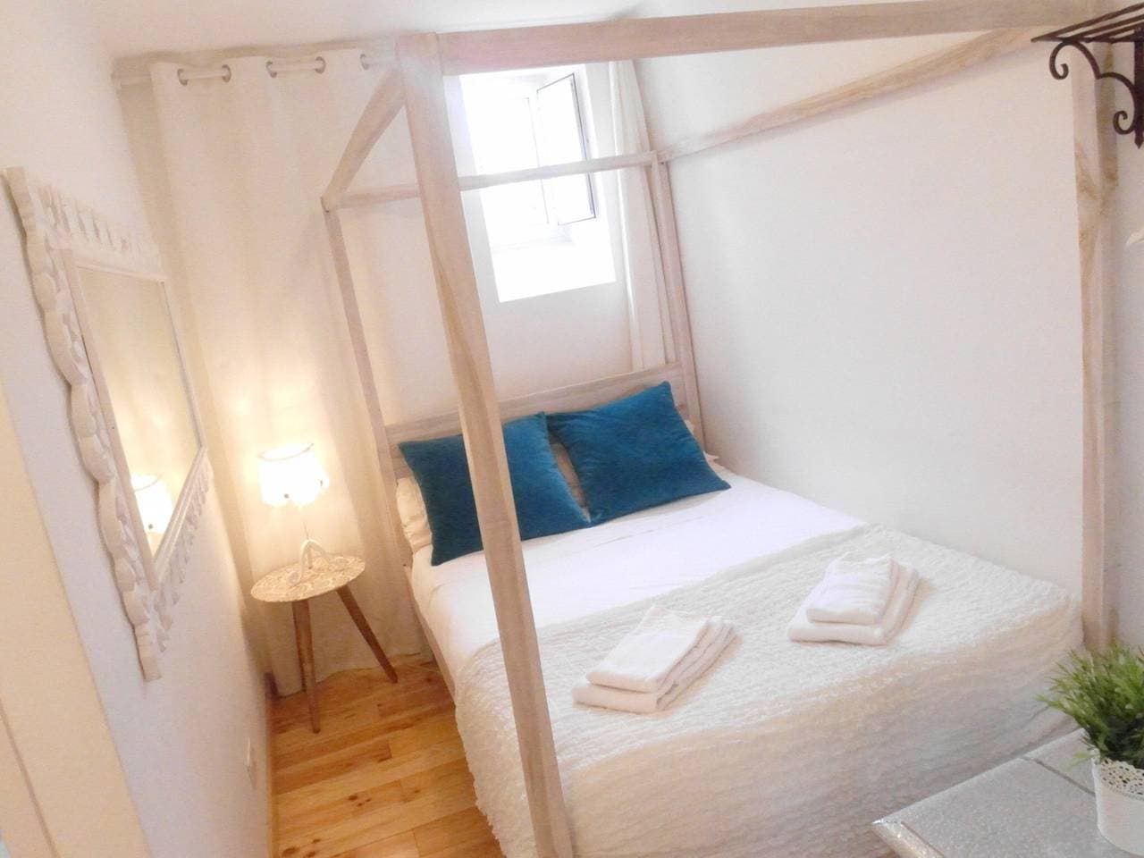 Foto 11 von 25: Ferienwohnung für 4 Personen mit Balkon/Terrasse