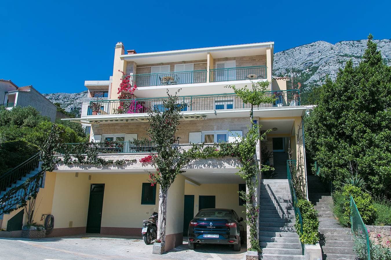 Zimmer mit Terrasse Brela, Makarska S-2717-i 1