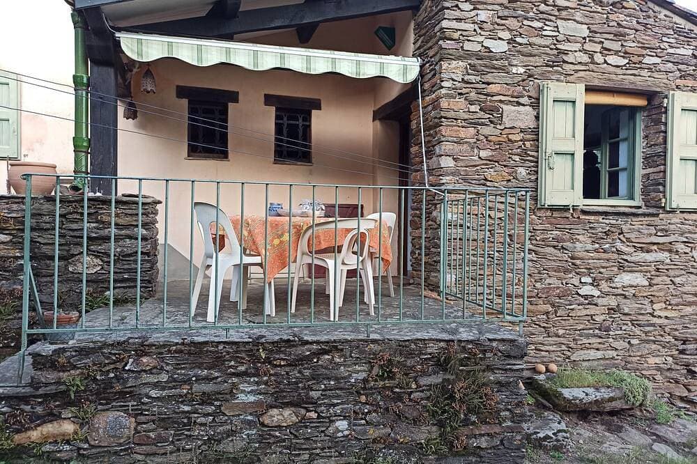 Foto 10 von 12: Cévennes hamlet house