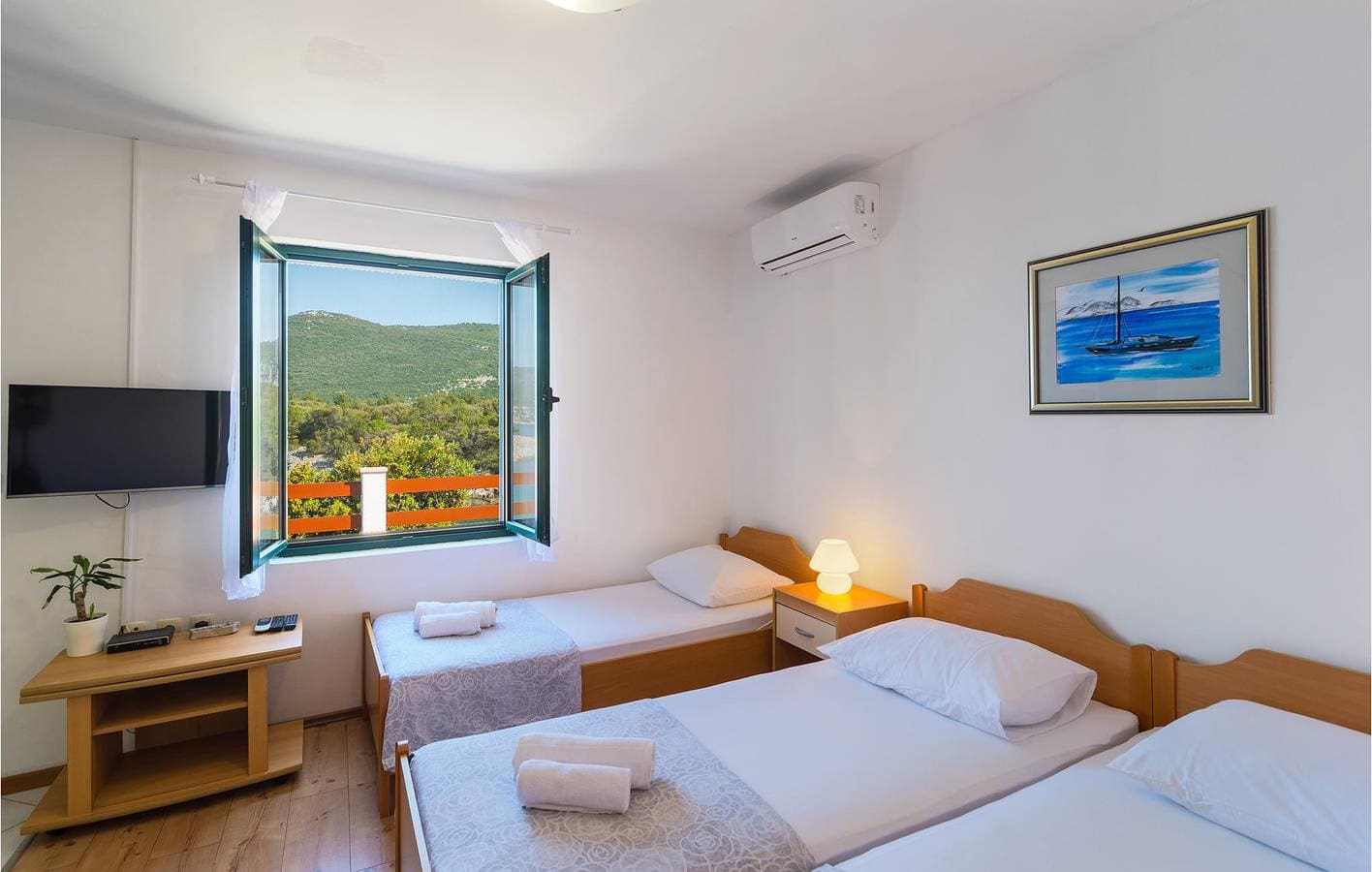 Foto 7 von 33: Gemütliche 76 m² große Wohnung mit Terrasse, 100 m von der Küste entfernt und mit moderner Ausstattung