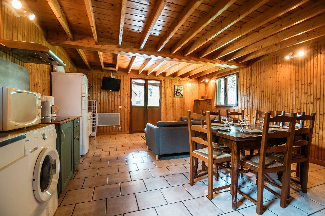 Foto 7 von 35: Chalet Noël des Champs für 8 Personen mit Gemeinschaftspool, Terrasse und WLAN