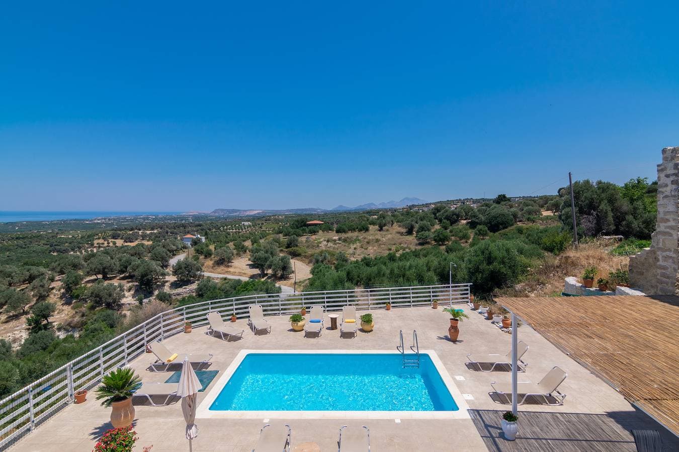 Foto 4 von 32: Haravgi villa (3 bedrooms)