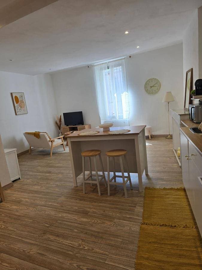 Foto 3 von 9: One-Bedroom Apartment