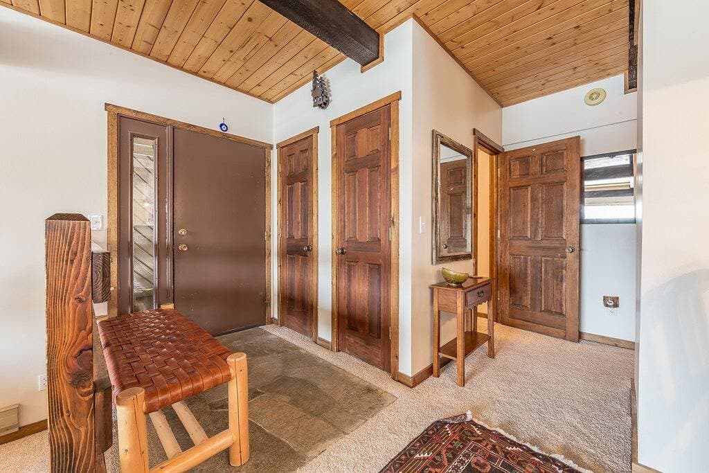 Foto 10 von 44: Neu Renoviert! Ski-in, Ski-out, 2 Schlafzimmer / 2 Bäder direkt an der Piste.