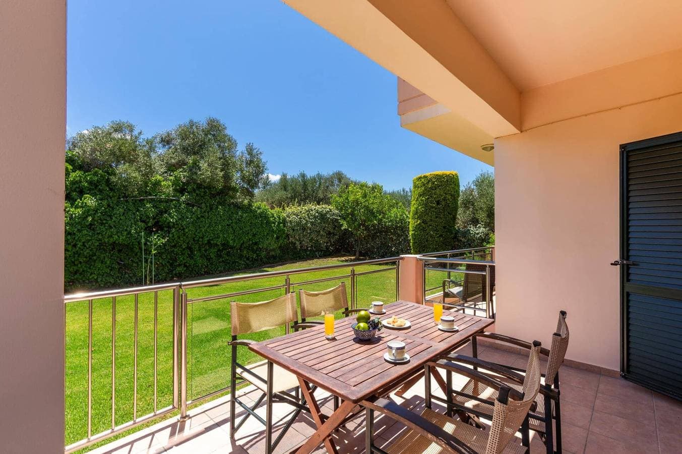 Foto 8 von 40: Villa für 10 Personen mit Garten