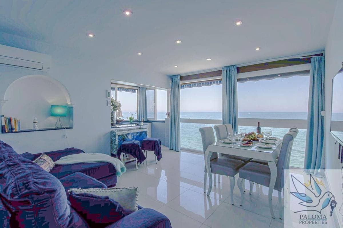Wonderful beachfront apartment 1