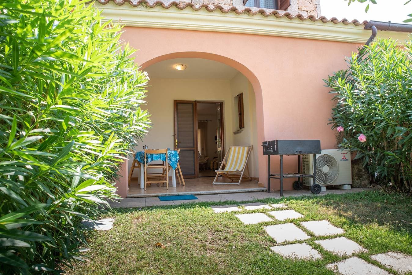 Foto 8 von 38: Mit großem Garten und ruhiger Lage – Villetta Olivastro