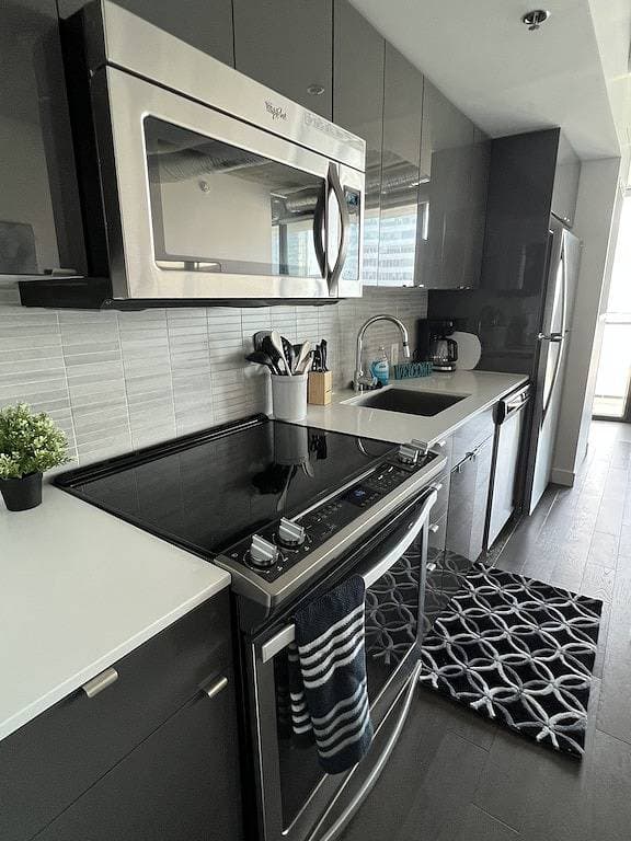 Foto 11 von 30: Executive 2 bed Condo King bed great Location downtown with laundry