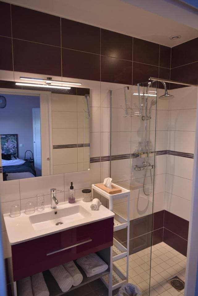 Foto 8 von 8: Double Room with Private Bathroom