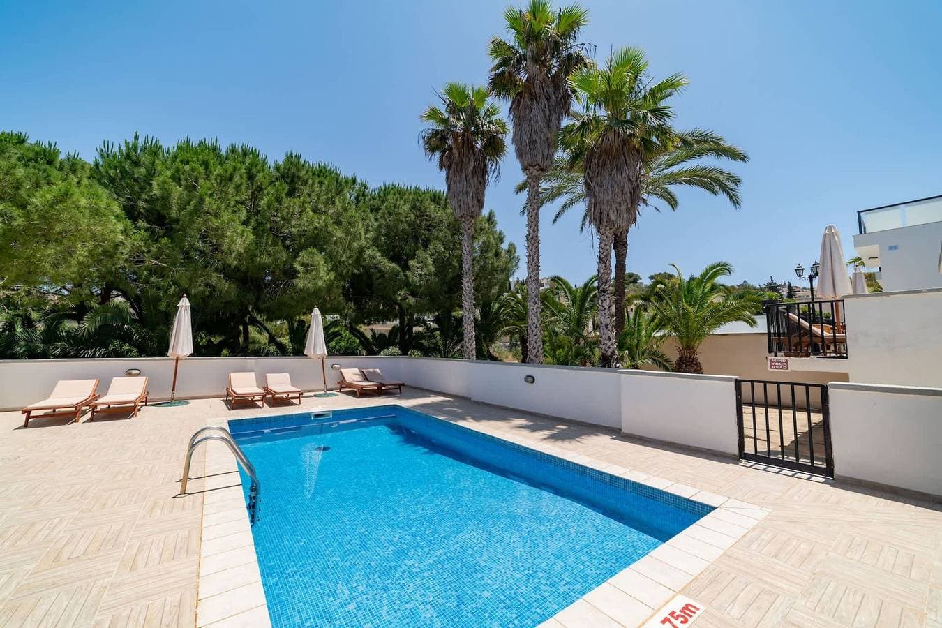 Villa 1