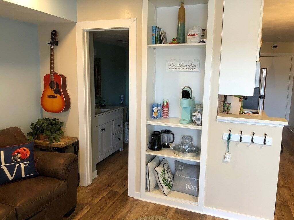Foto 10 von 20: Kürzlich renovierte 1-Zimmer-Wohnung mit atemberaubendem Seeblick - Keine Reinigungs- oder Wäschegebühren