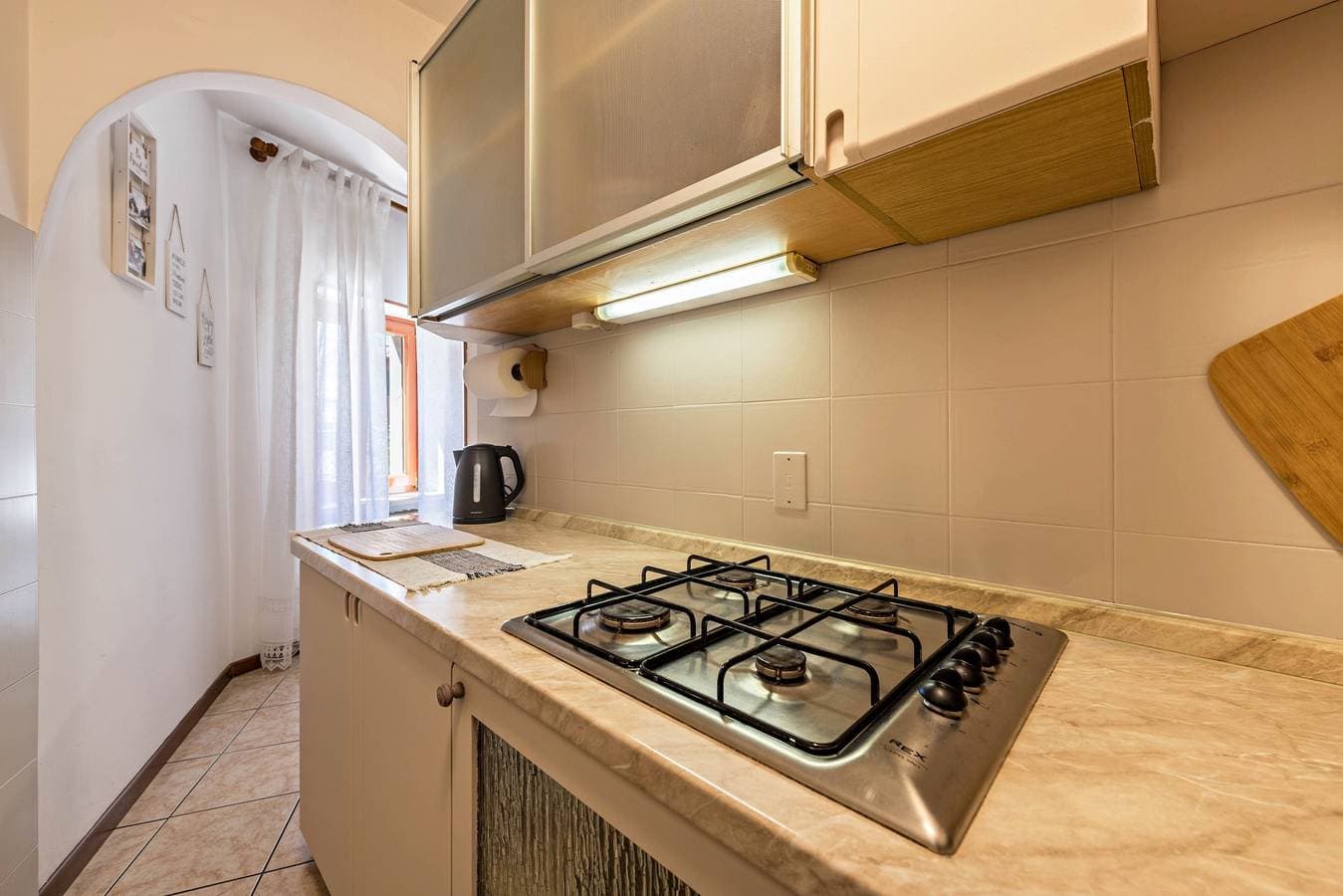 Foto 10 von 29: Schöne Ferienwohnung "Lola Home Brenzone" mit Blick auf den See und die Berge