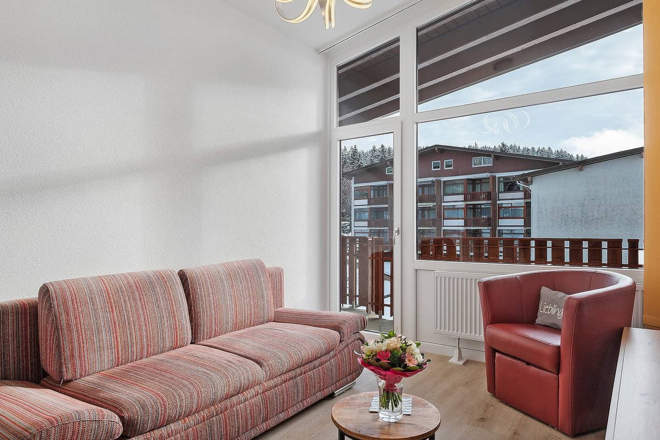 Foto 3 von 34: Ferienwohnung 'Lieblingsplatz Mit Innenpool' mit gemeinsamer Terrasse, gemeinsamem Garten und Wi-Fi
