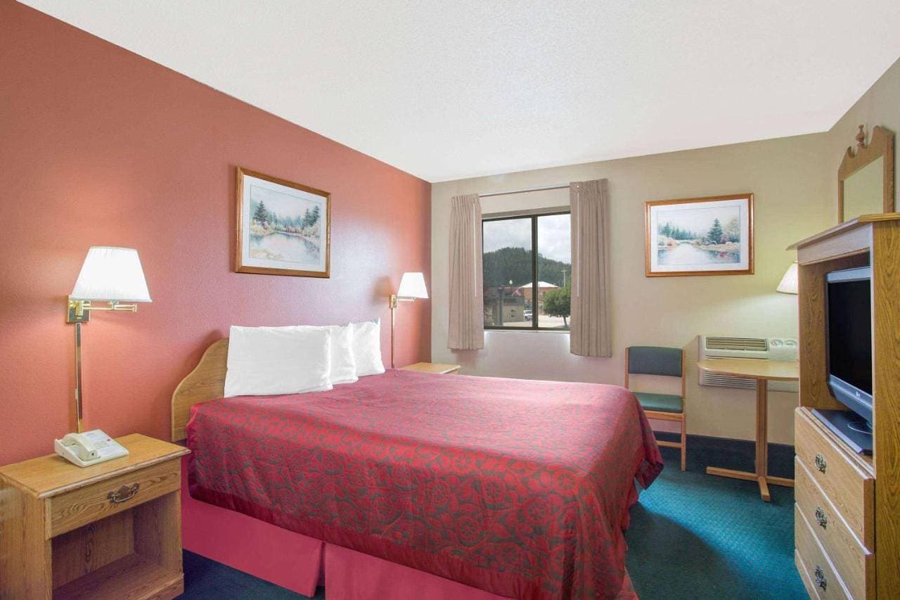 Foto 6 von 34: Days Inn by Wyndham Custer