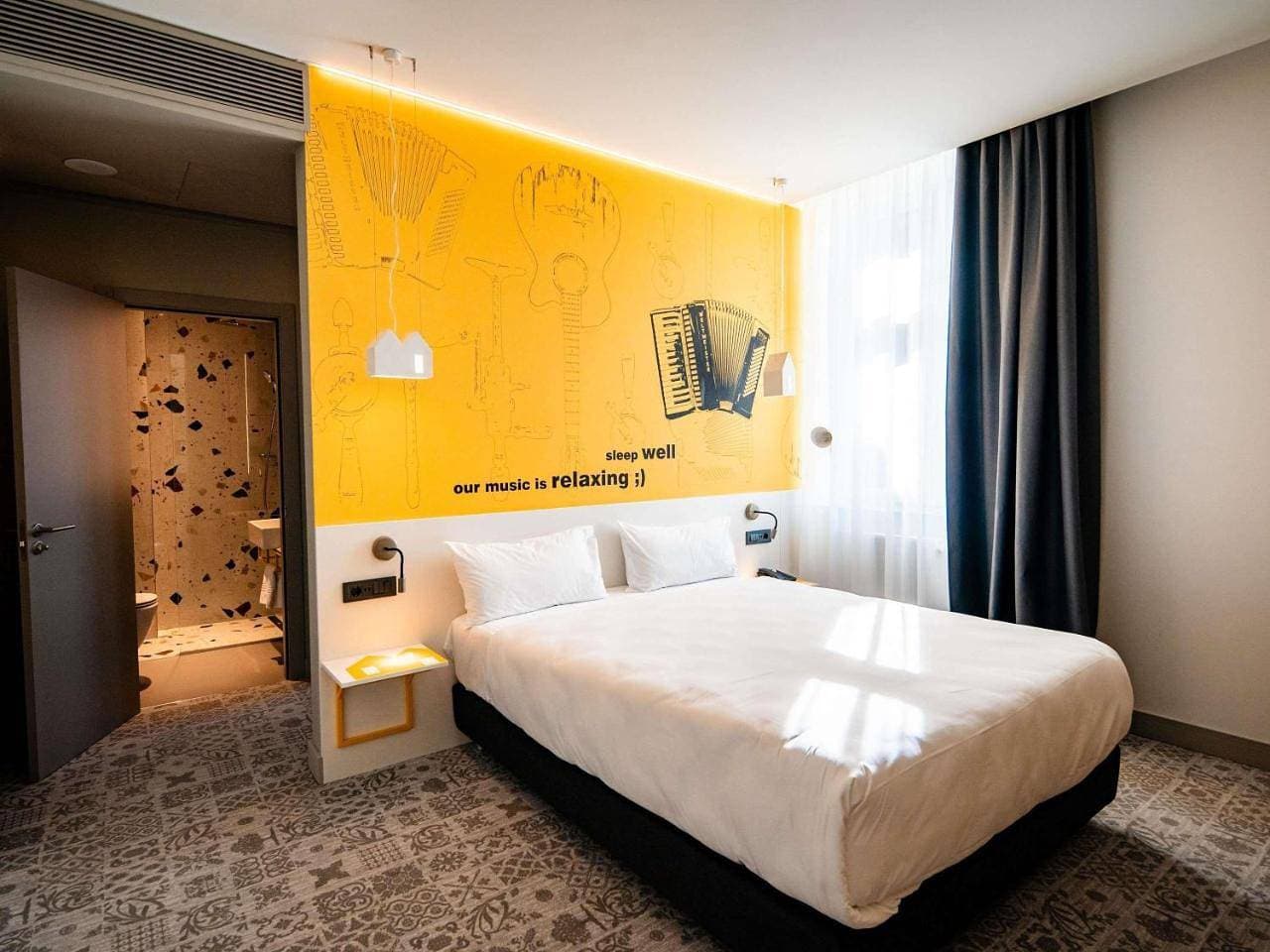 Foto 13 von 19: Family Suite with One Double Bed and Sofa Bed