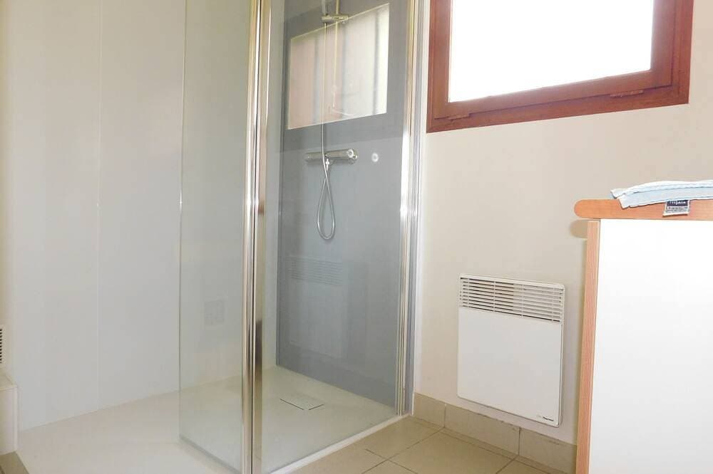 Foto 3 von 28: Berghütte-Familie-Ensuite mit Dusche-Blick auf die Landschaft