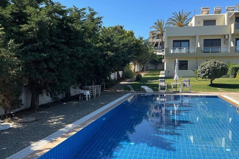 Discounts: -15%/ from 7 nights / -20% from 28 nights 1