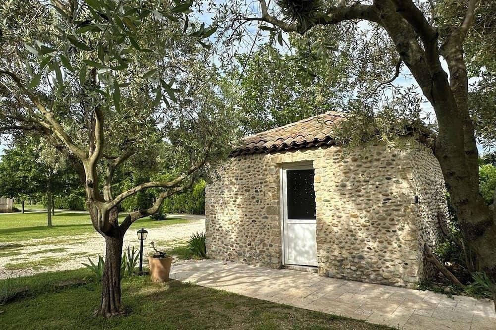 Foto 5 von 24: Quiet little house with large garden on the Rhône agricultural plain