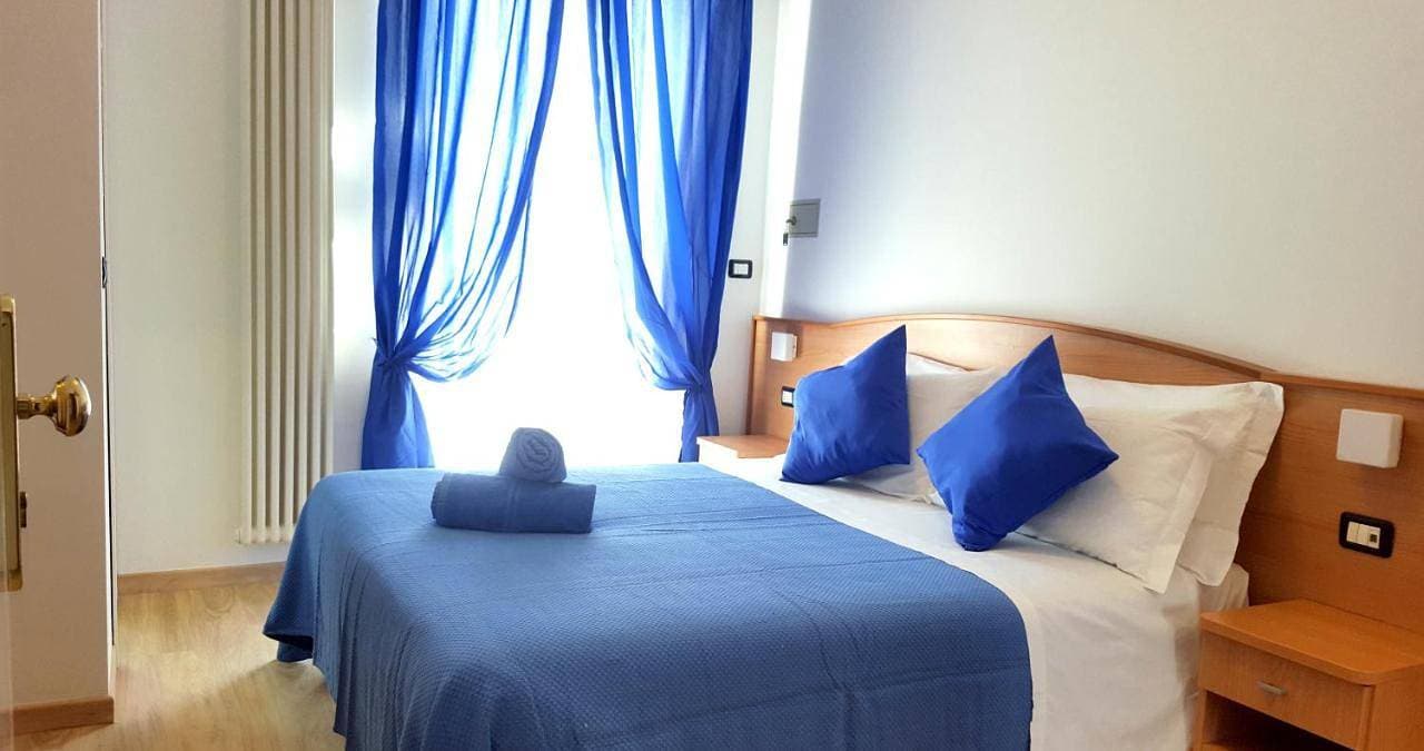 Foto 5 von 57: Double Room with Balcony