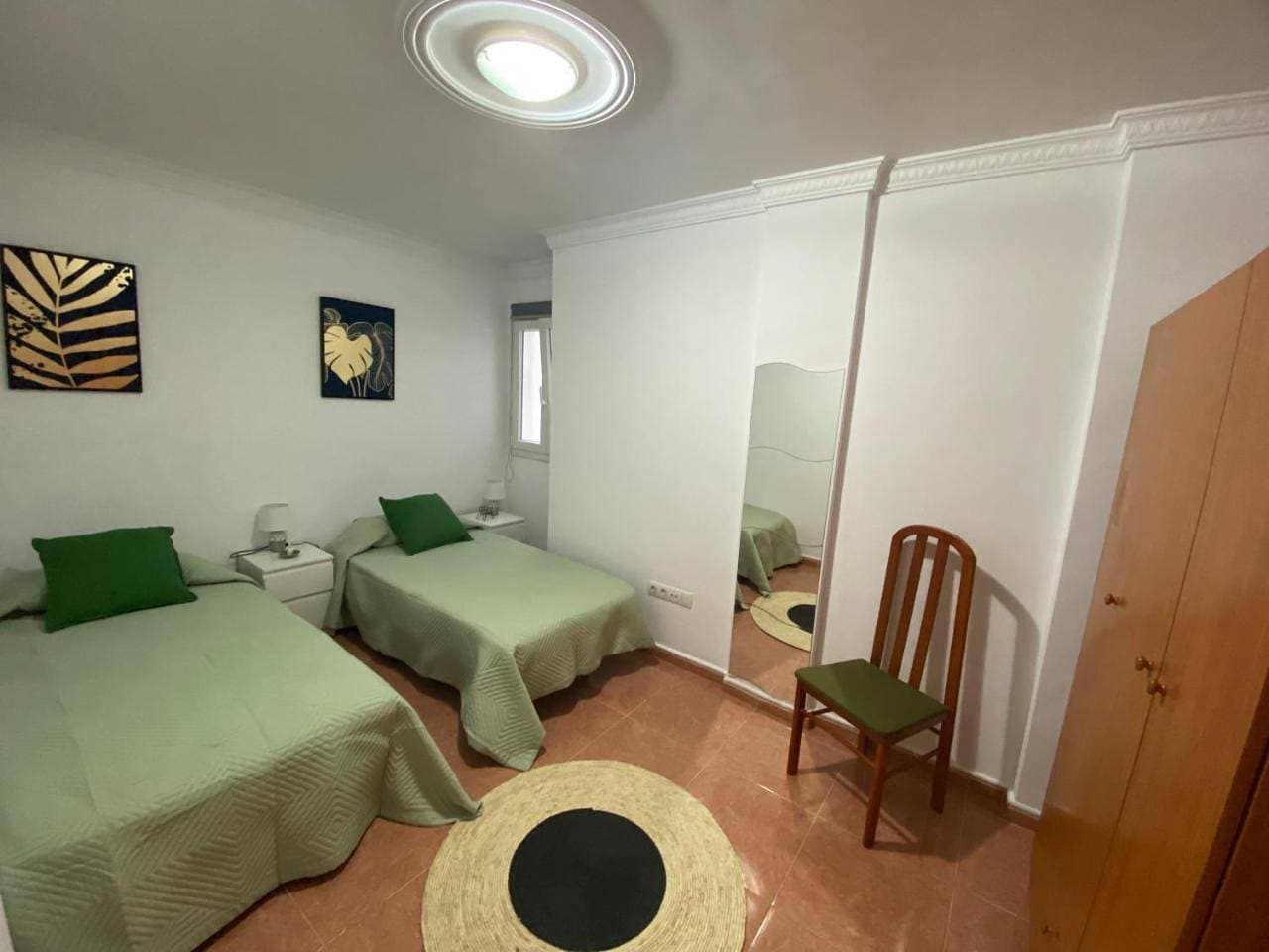 Foto 12 von 27: Three-Bedroom Apartment