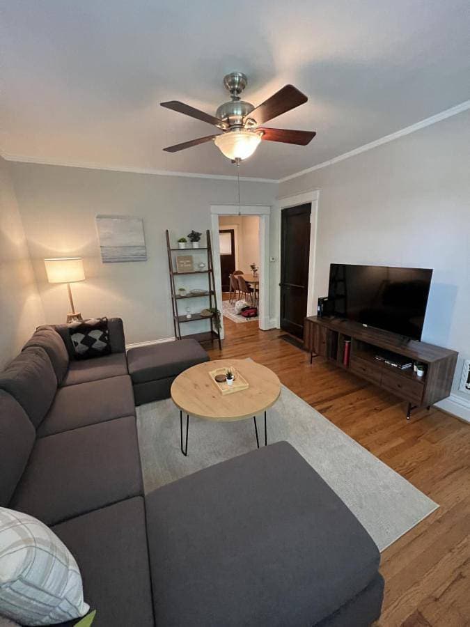 Lovely 1st Floor Apartment 1