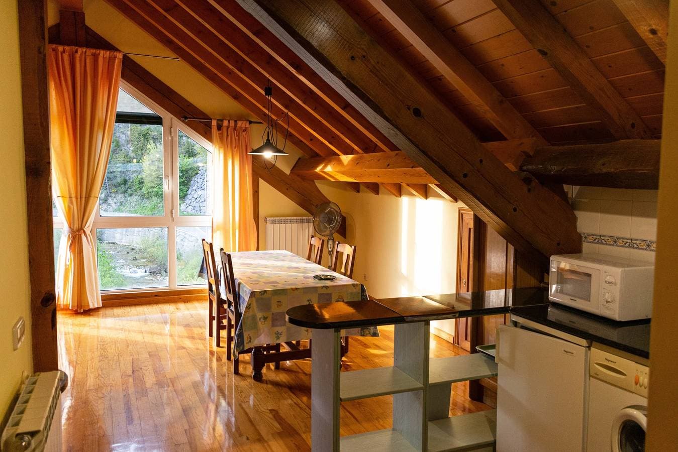 Foto 6 von 19: Ferienwohnung 'Kabila Enea 2' mit Bergblick, privatem Garten und Wi-Fi