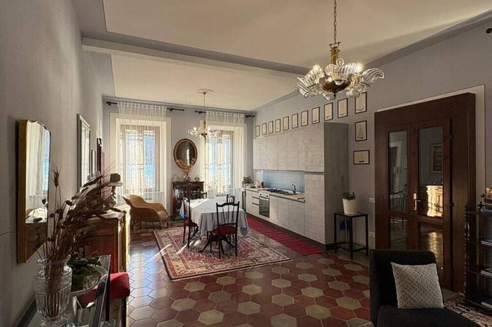 Foto 9 von 30: Residenza Liberty in riva la lago Loft