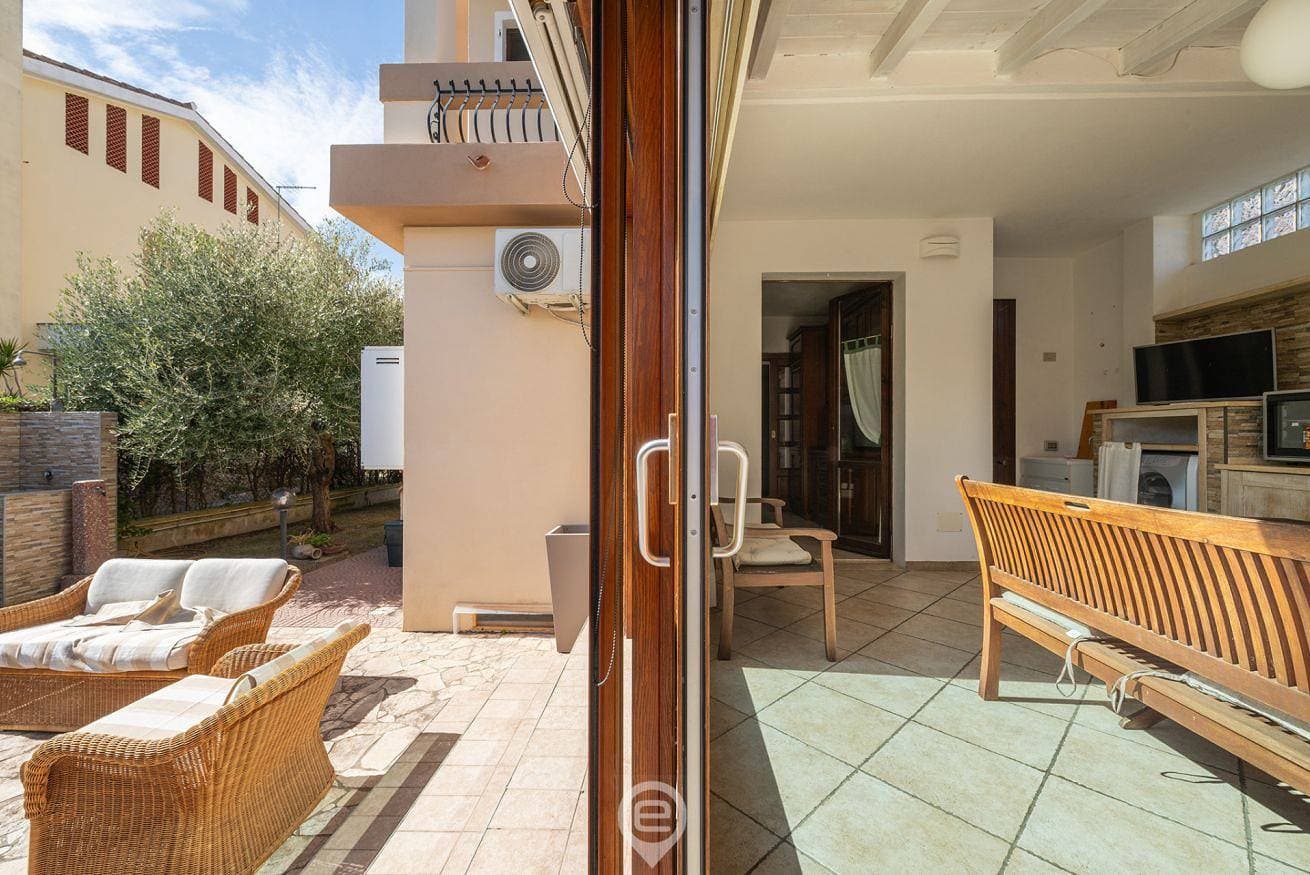 Foto 9 von 34: Ferienhaus für 5 Personen mit Balkon/Terrasse