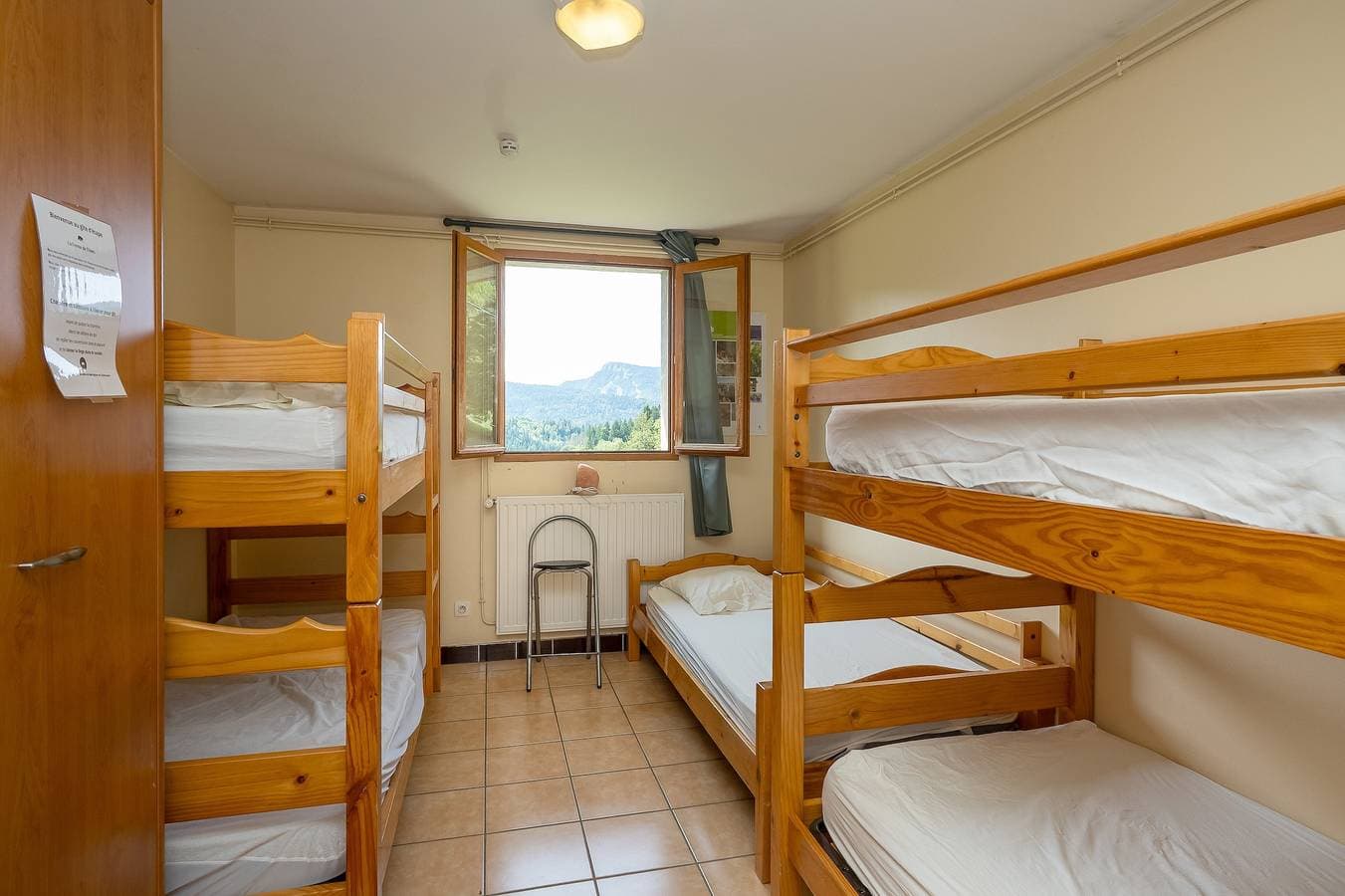 Foto 4 von 20: Cottage „La Ferme de l’Ours“ mit Bergblick, privater Terrasse und WLAN