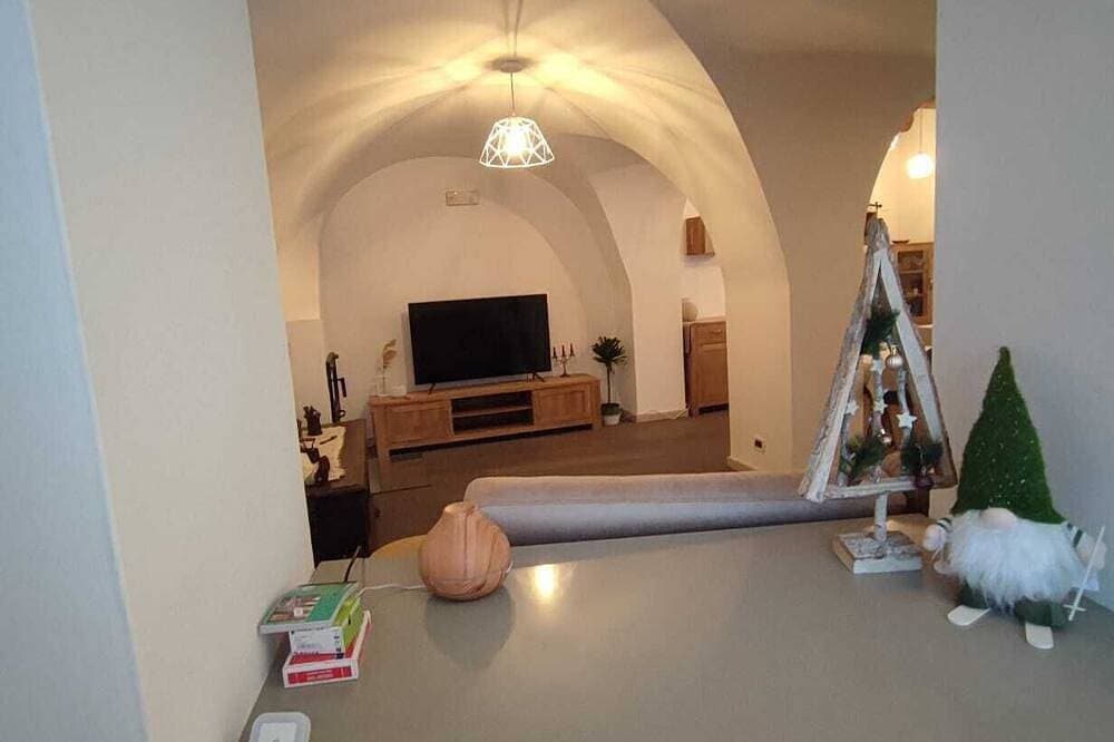 Foto 13 von 30: Farmhouse in typical Trentino style, spacious, elegant, comfortable.