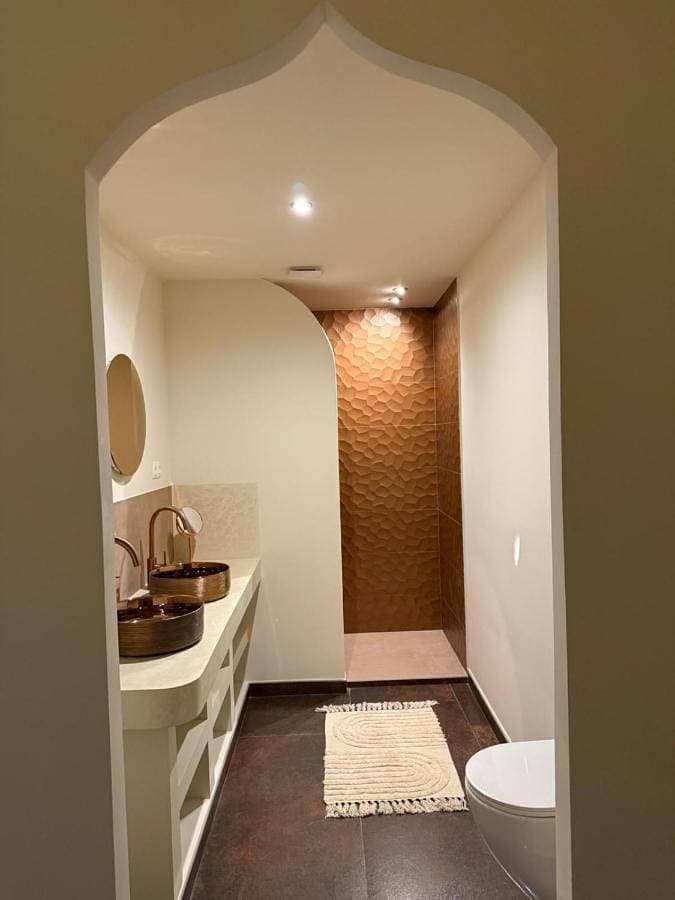 Foto 5 von 14: Two-Bedroom Apartment with Balcony and Terrace