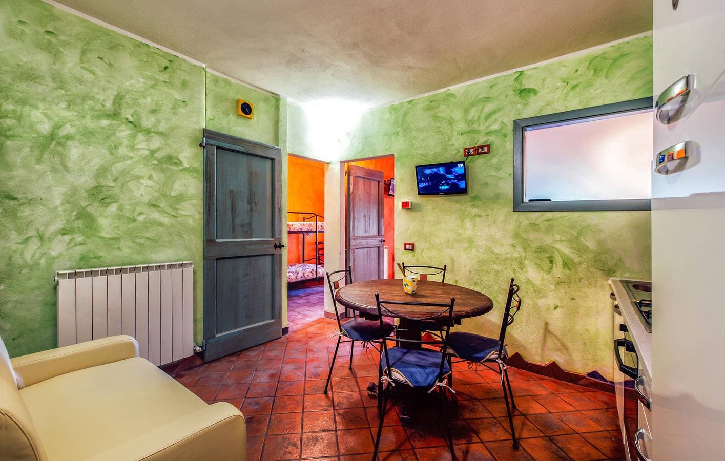 Foto 3 von 18: Gemütliche Wohnung mit Pool, Garten & WiFi - Castiglione d'Orcia