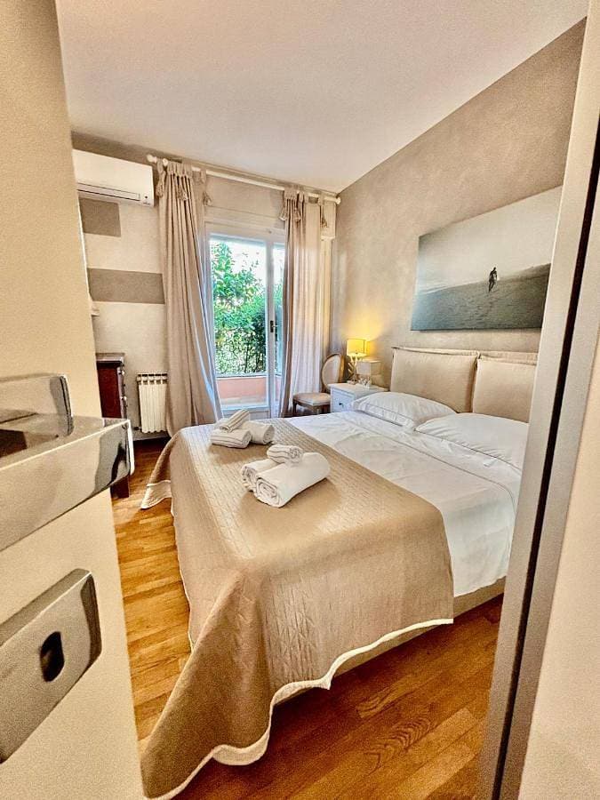 Foto 4 von 34: One-Bedroom Apartment