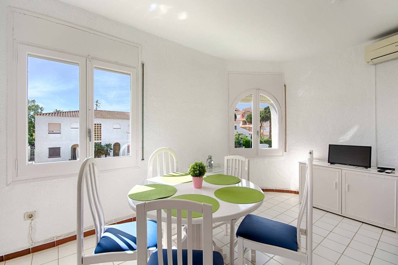 Foto 4 von 37: Ferienwohnung für 5 Personen mit Garten