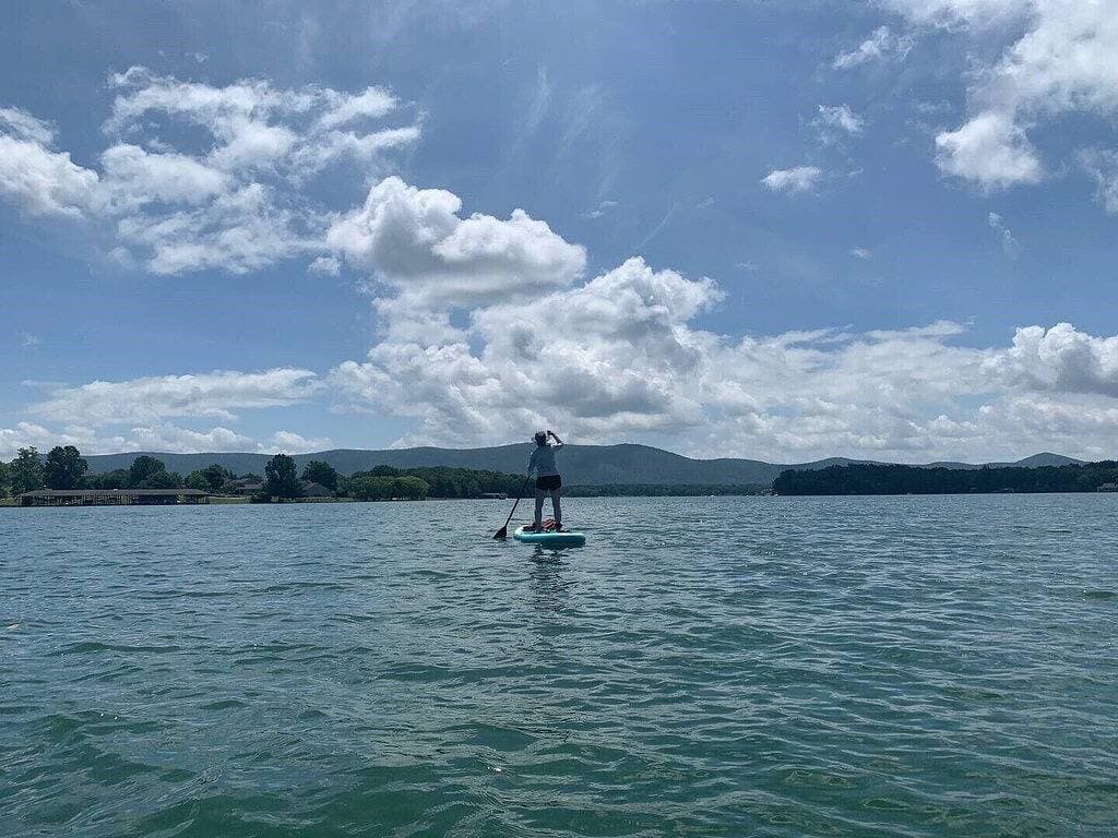Foto 3 von 43: Tranquility Cove at Smith Mountain Lake —Your Home Away From Home!