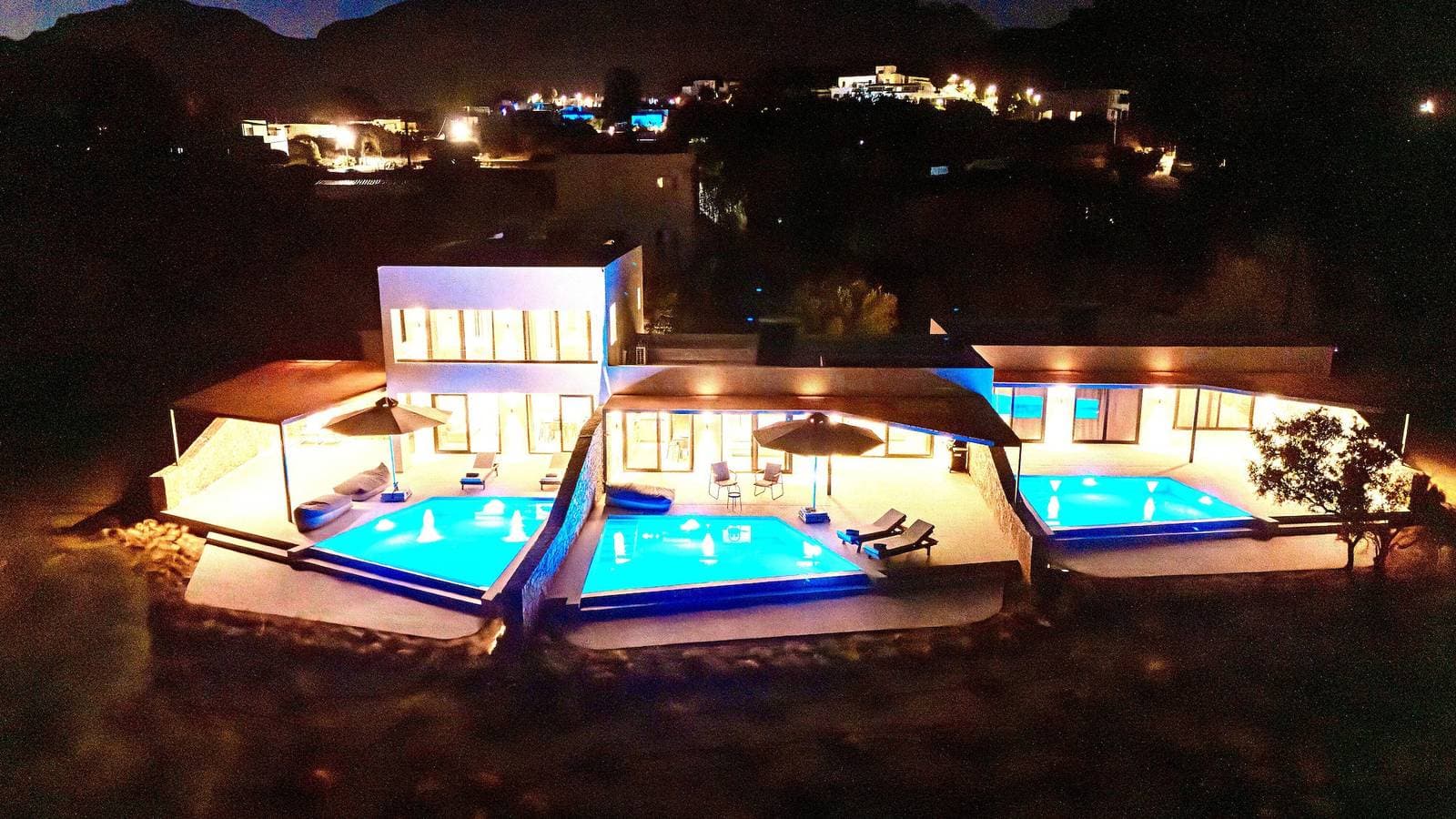 Foto 6 von 45: Luxuriöse Villa 'Selene 3' für 6 Personen mit privatem Pool & Berg- und Landblick