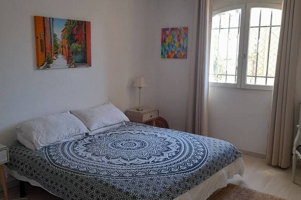 Foto 2 von 12: A 36 sq. m self contained apartment with a magnificent view to the Mediterranean