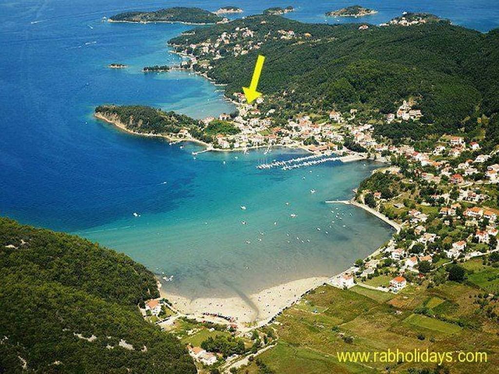 Foto 8 von 20: Ferienhaus in Rab mit Schwimmbecken