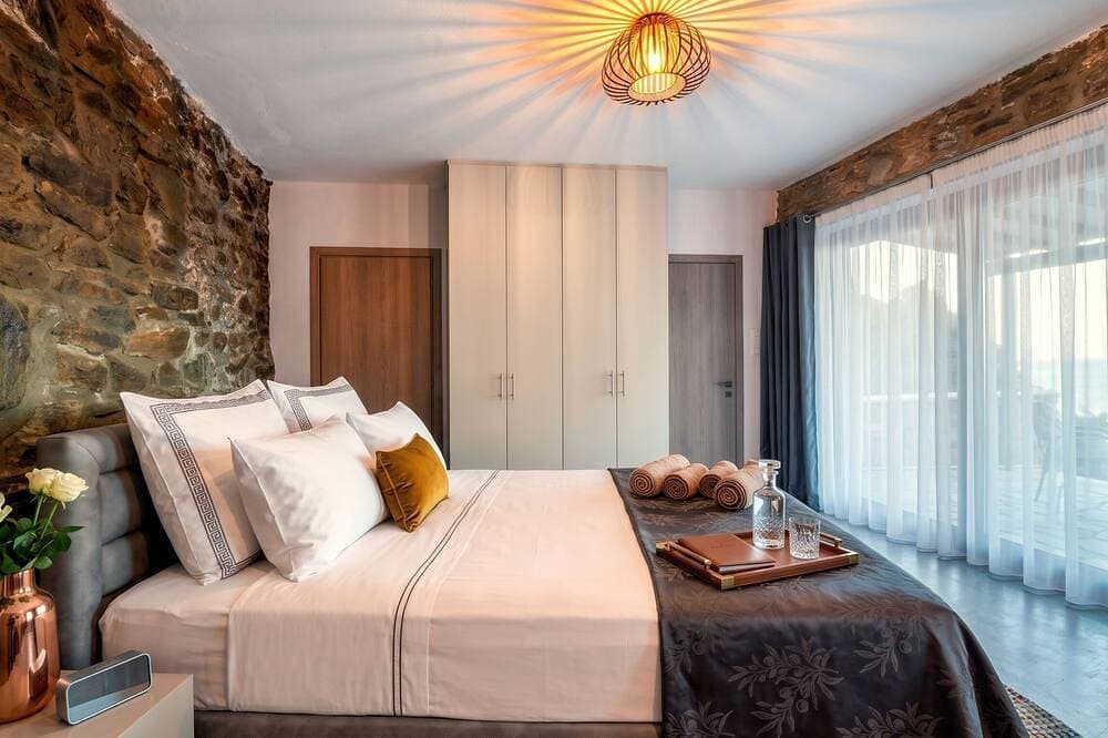 Foto 4 von 30: Saronic Citadel Luxury Villa | Private Estate on Salamina Island