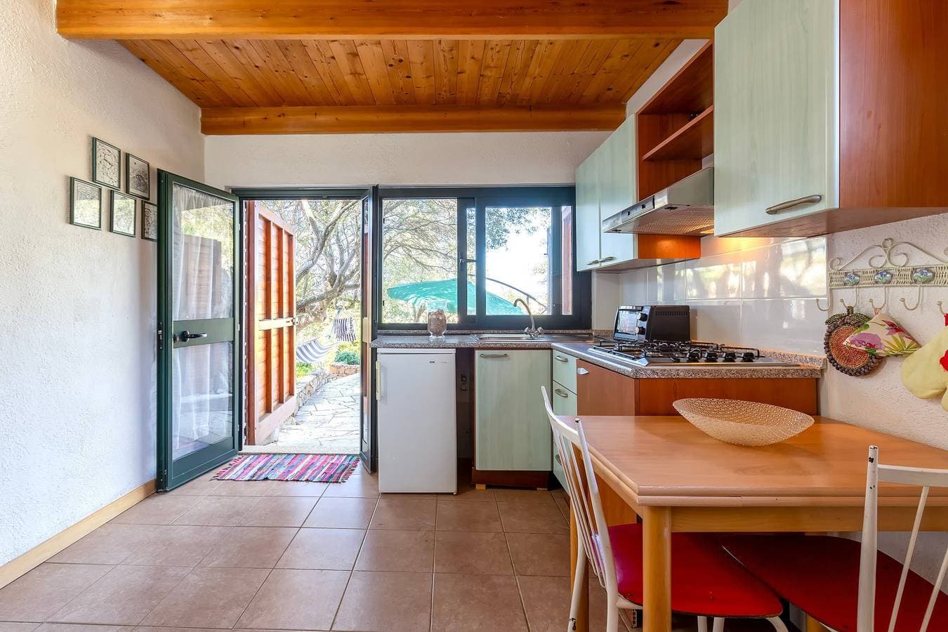 Foto 4 von 28: Ferienwohnung 'Monolocale' mit Meerblick, privatem Garten und Klimaanlage