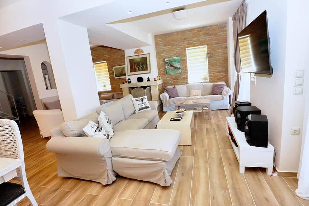Foto 7 von 30: M.A Luxury Villa With Pool