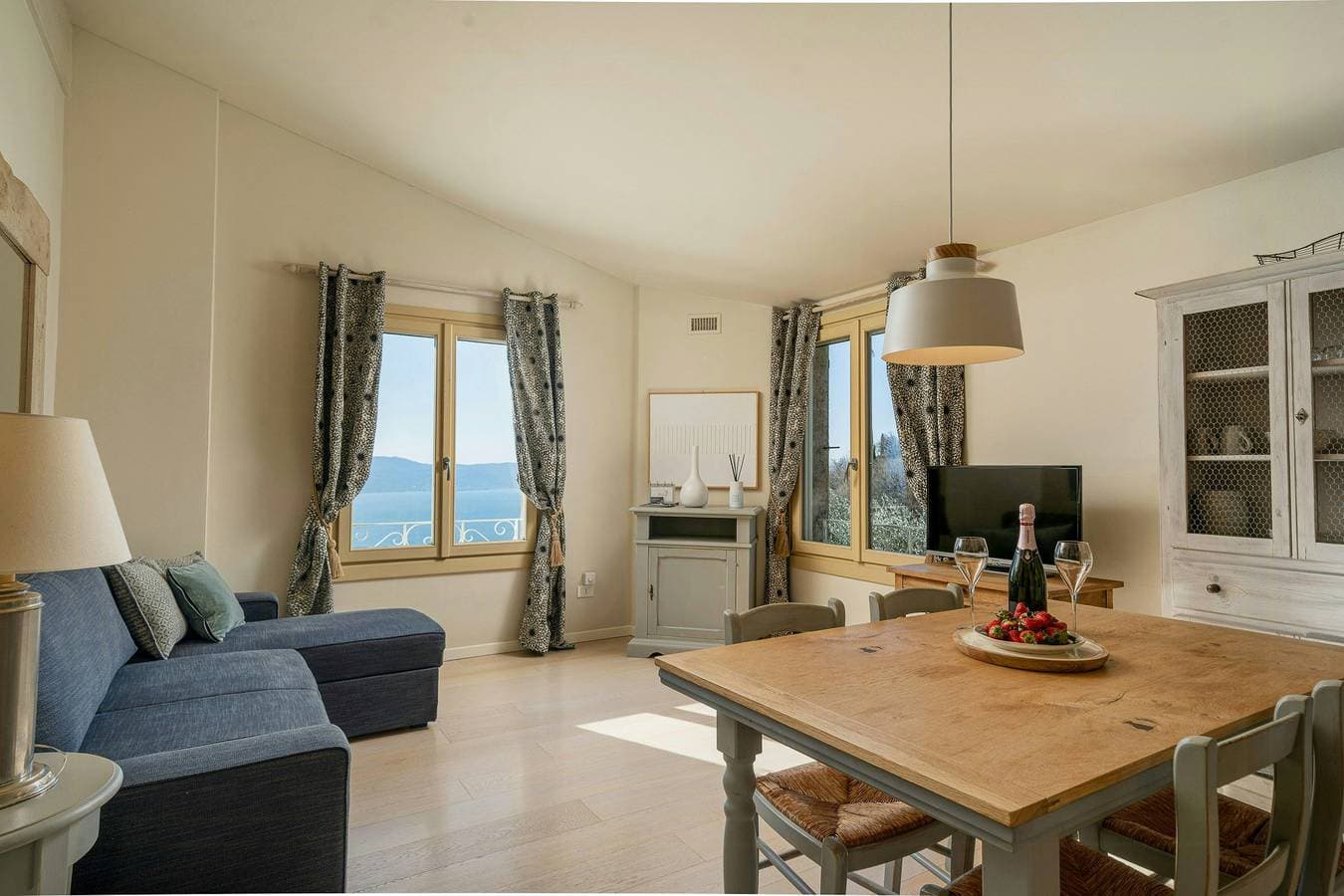 Foto 7 von 26: Ferienwohnung in einer Villa mit Pool am Gardasee