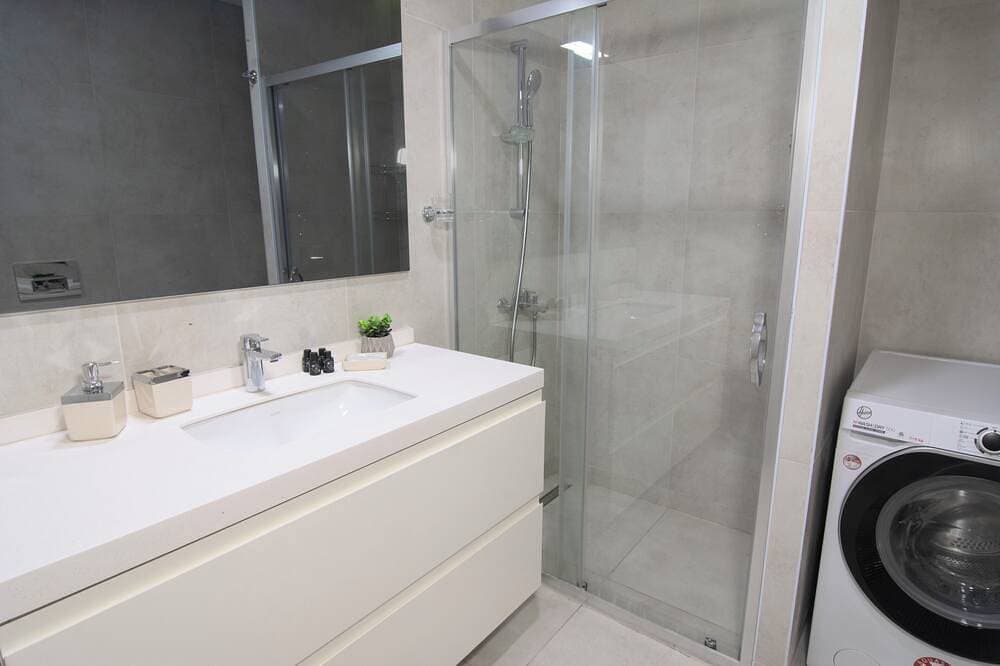 Foto 12 von 30: Brand new cozy 2Br Apt