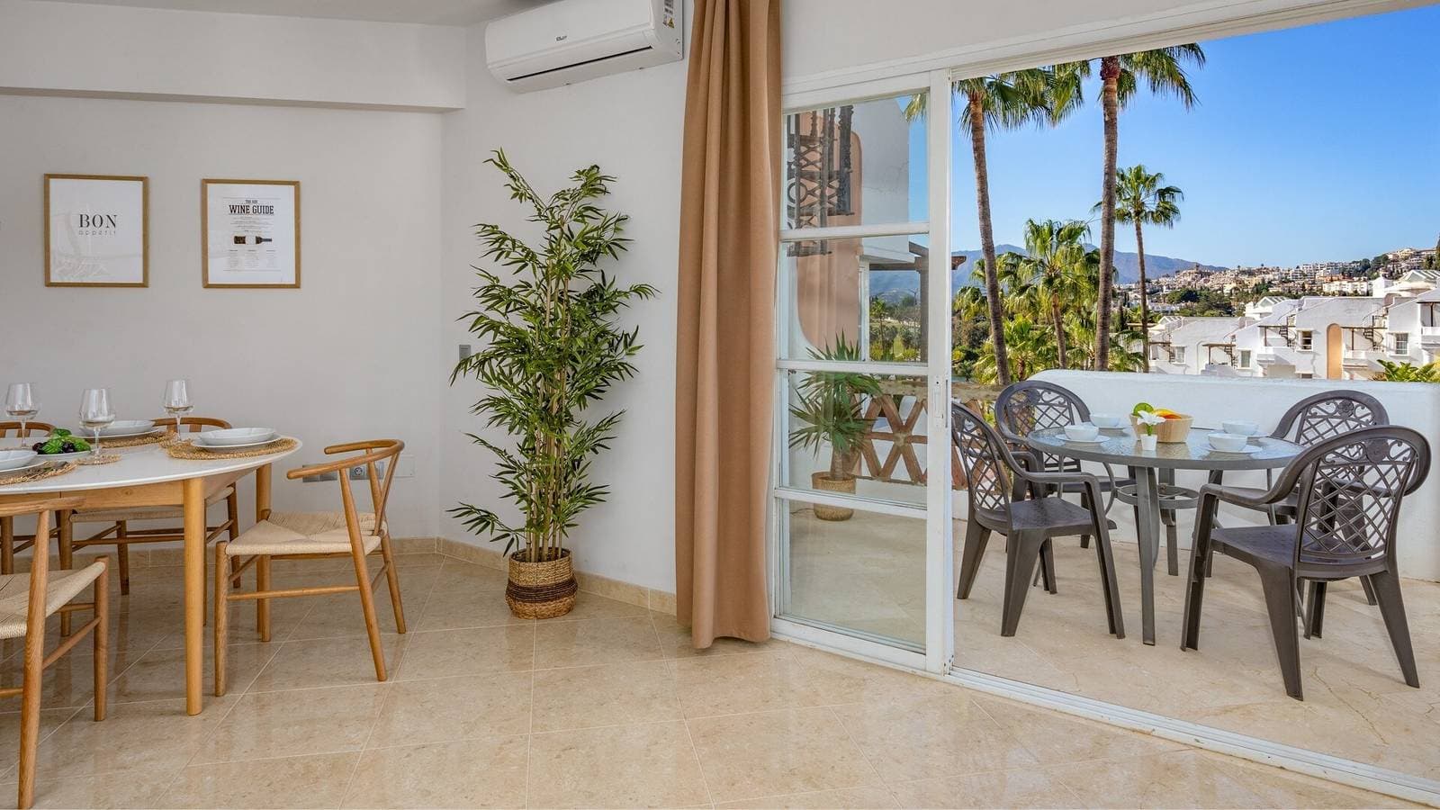 Foto 7 von 48: Ferienwohnung für 6 Personen mit Terrasse